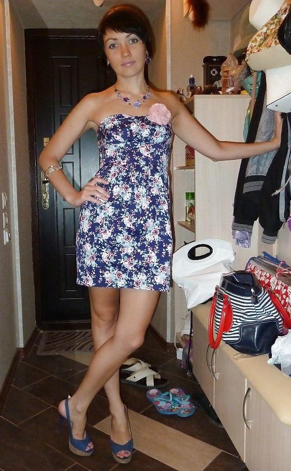 23P Mature mom take shirt and skirt off 