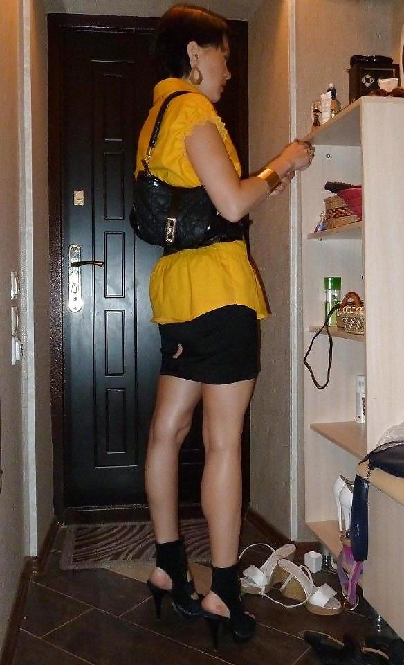 23P Mature mom take shirt and skirt off 