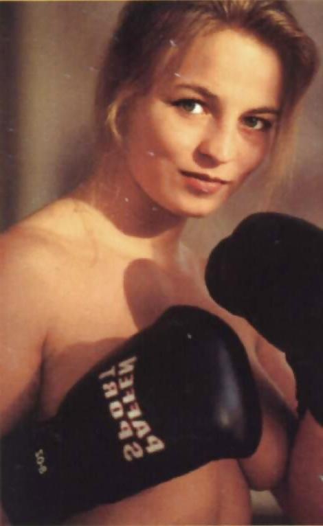 22P Regina Halmich deutsche Boxsportlerin