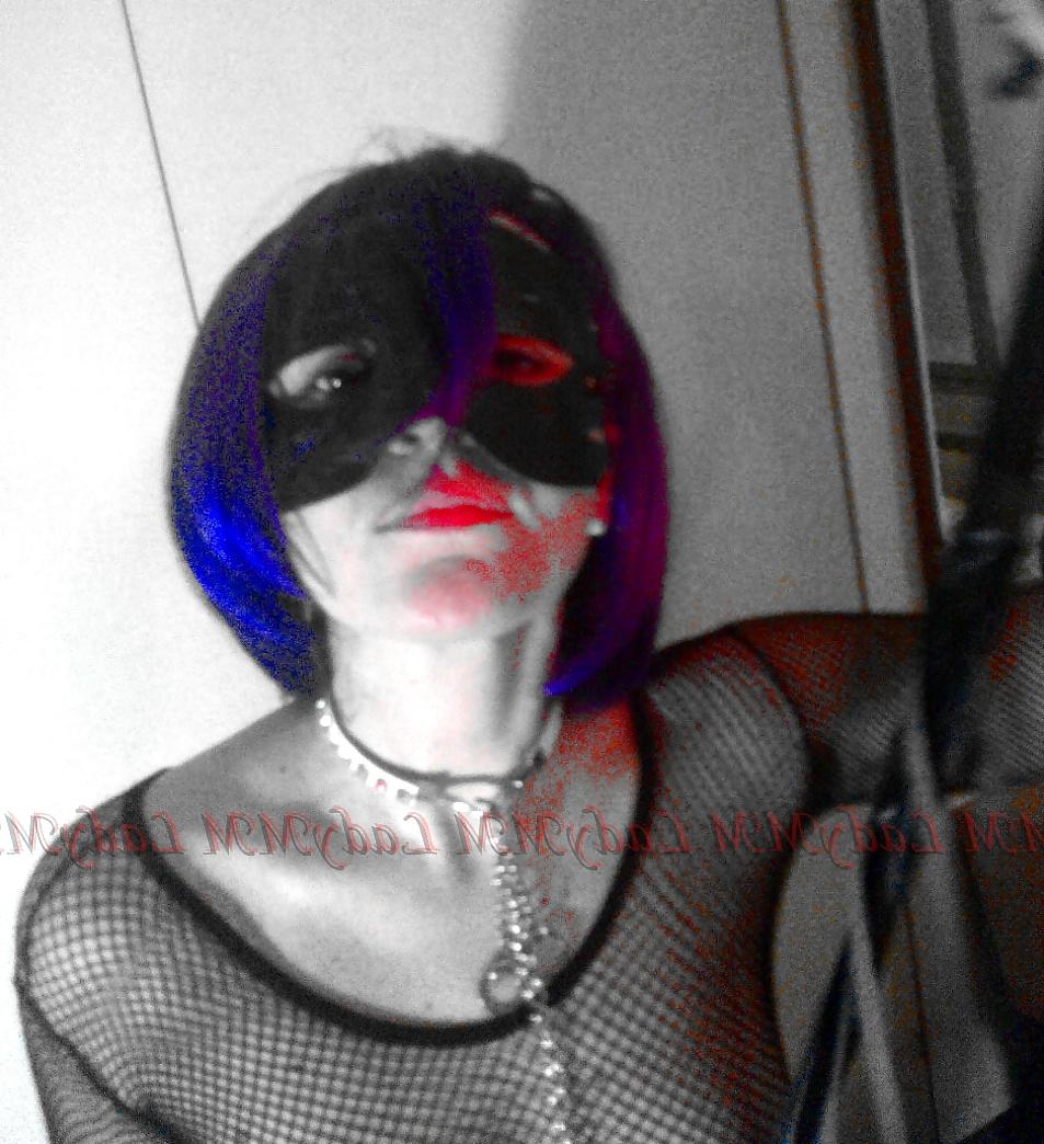 25P LadyMM italian Milf in her Domina outfit