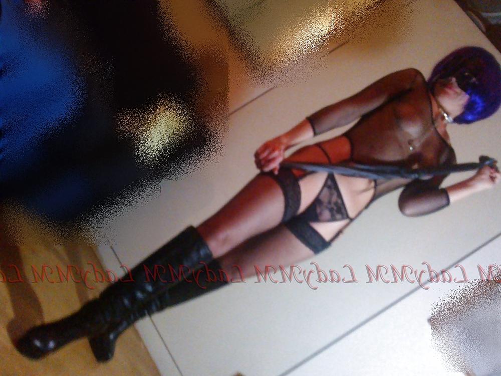 25P LadyMM italian Milf in her Domina outfit