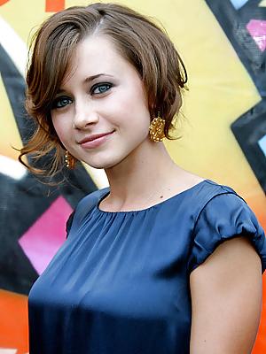 25P Olesya Rulin vs. Kat Foster