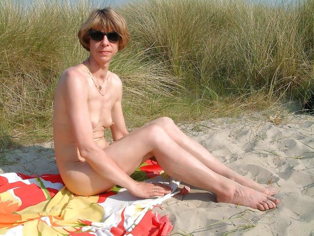25P O-o I am an exhibitionist