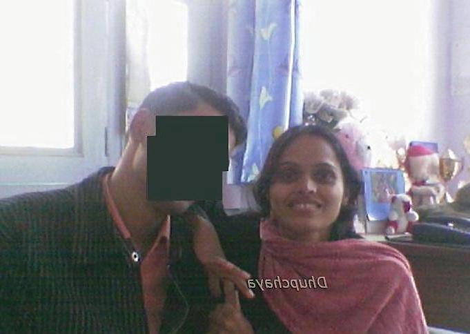 5P Innocent indian girlfriend on field 