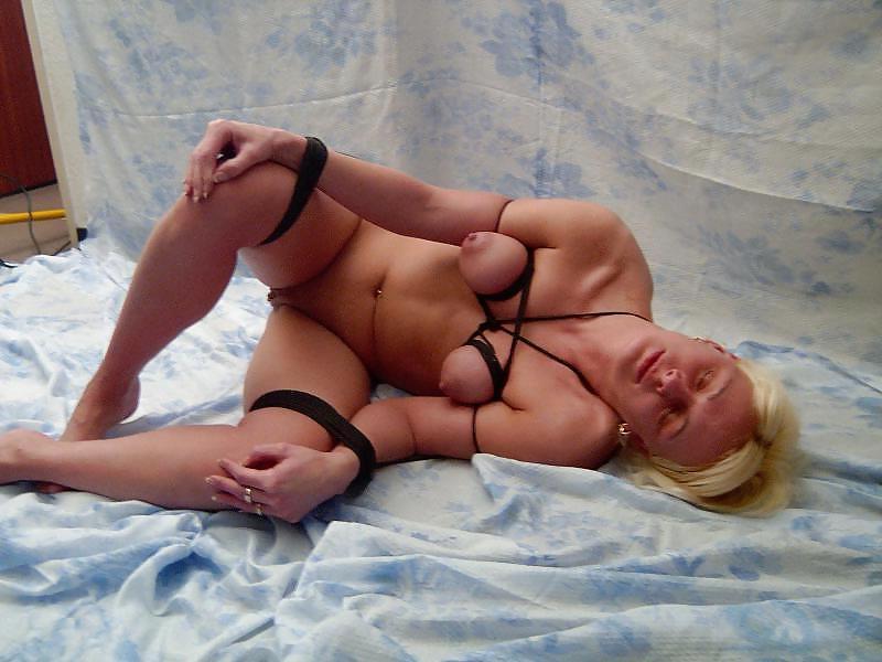 11P Bound titts