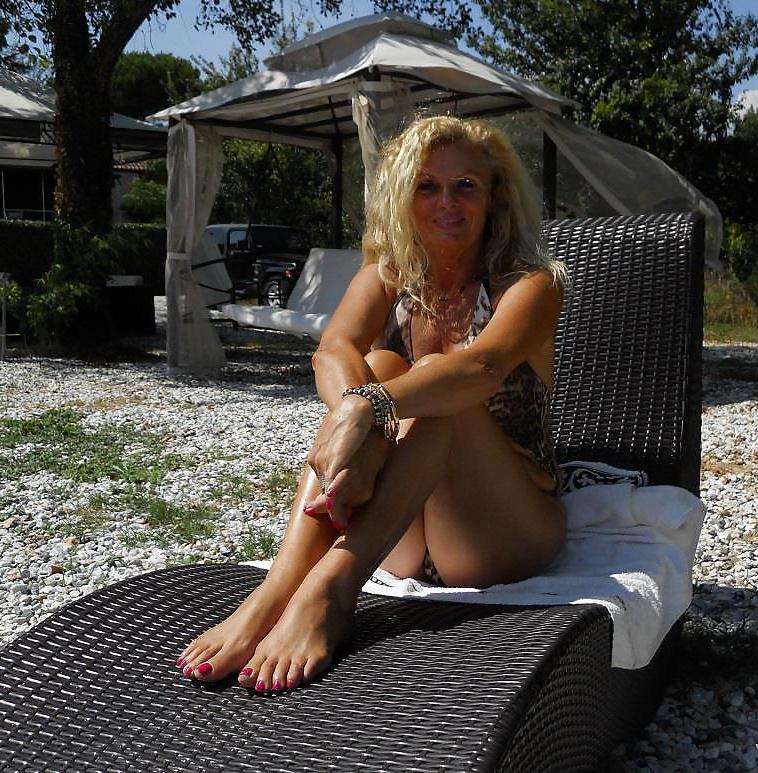 5P Hot Blonde Italian Granny 