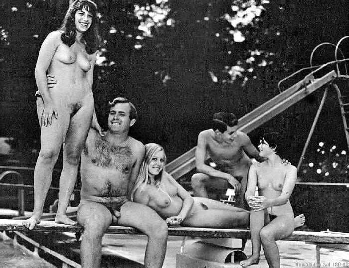 25P Groups Of Naked People - Vintage Edition - Vol. 7