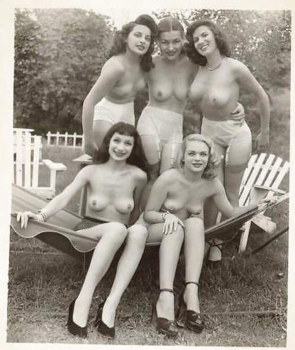 25P Groups Of Naked People - Vintage Edition - Vol. 7