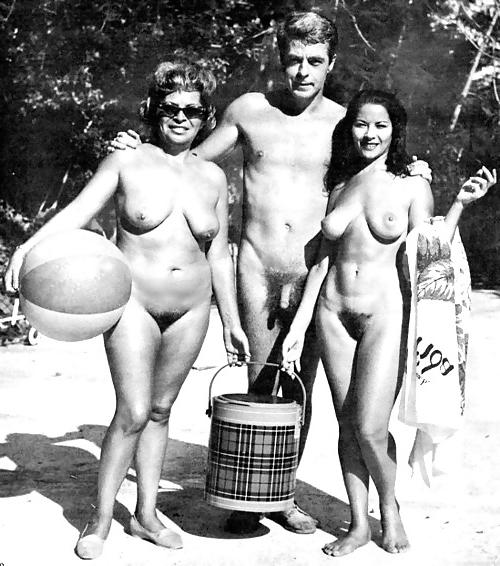 25P Groups Of Naked People - Vintage Edition - Vol. 7