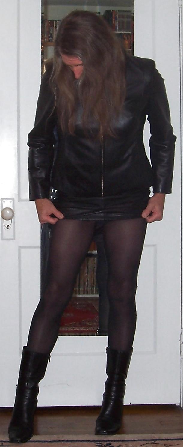 24P Crossdressing – Mehr schwarzes Leder