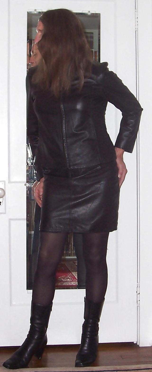 24P Crossdressing – Mehr schwarzes Leder