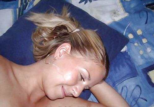 11P Teen posing, blowjob and cumshot