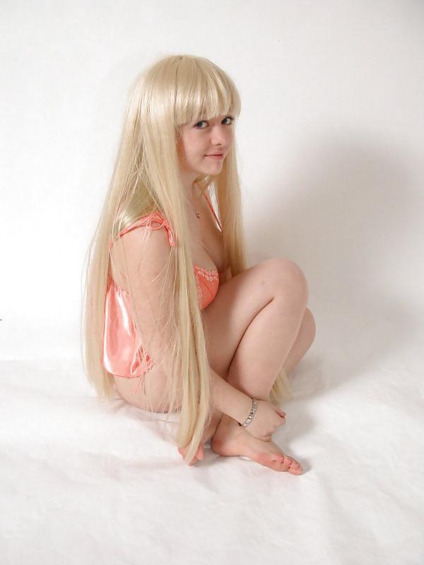 15P Chubby blonde posing in her skimpy nightdress