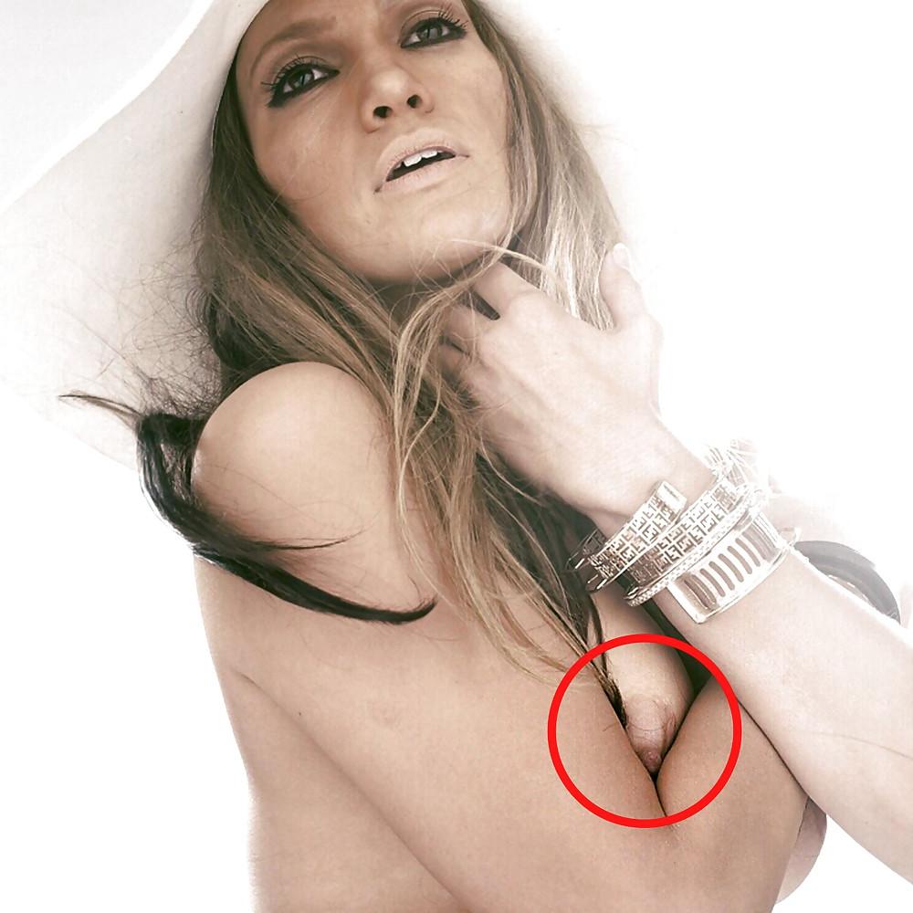 25P Celebrity upskirt