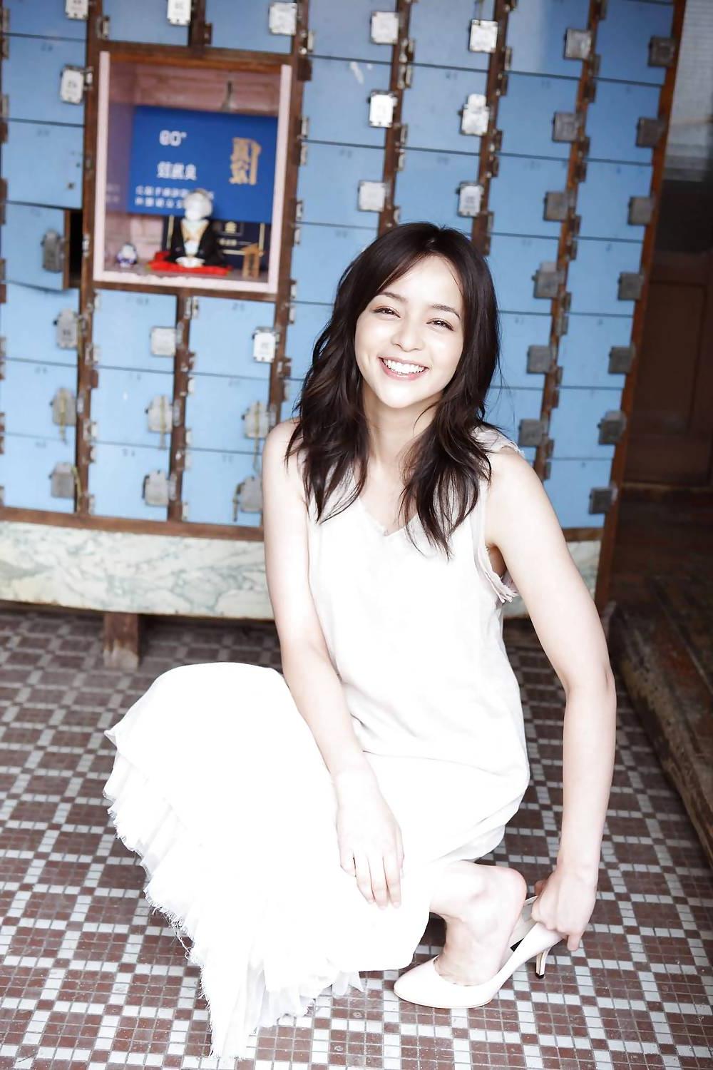 10P Rosa Kato is a half-Italian and half-Japanese actress !