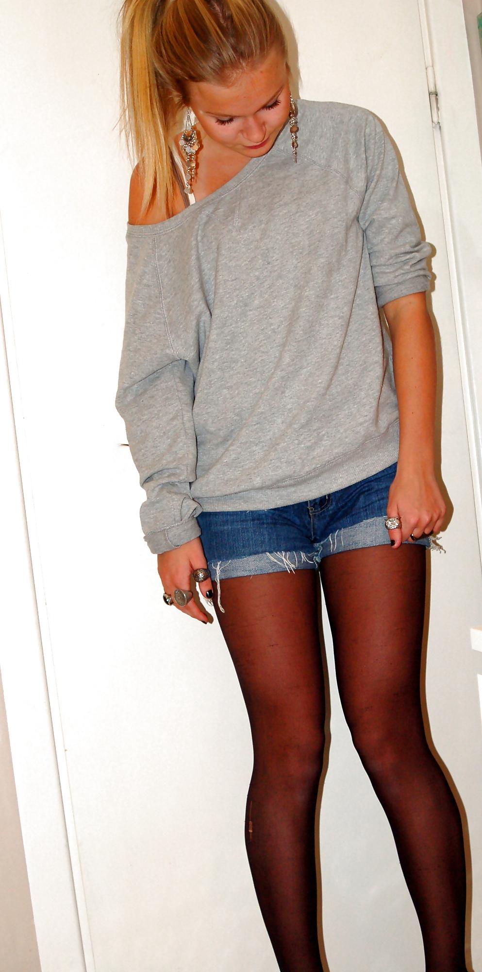 22P Sexy swedish girls