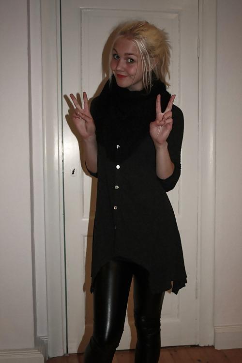 22P Sexy swedish girls