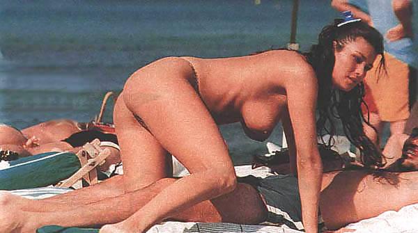 25P Italian Actress Manuela Arcuri