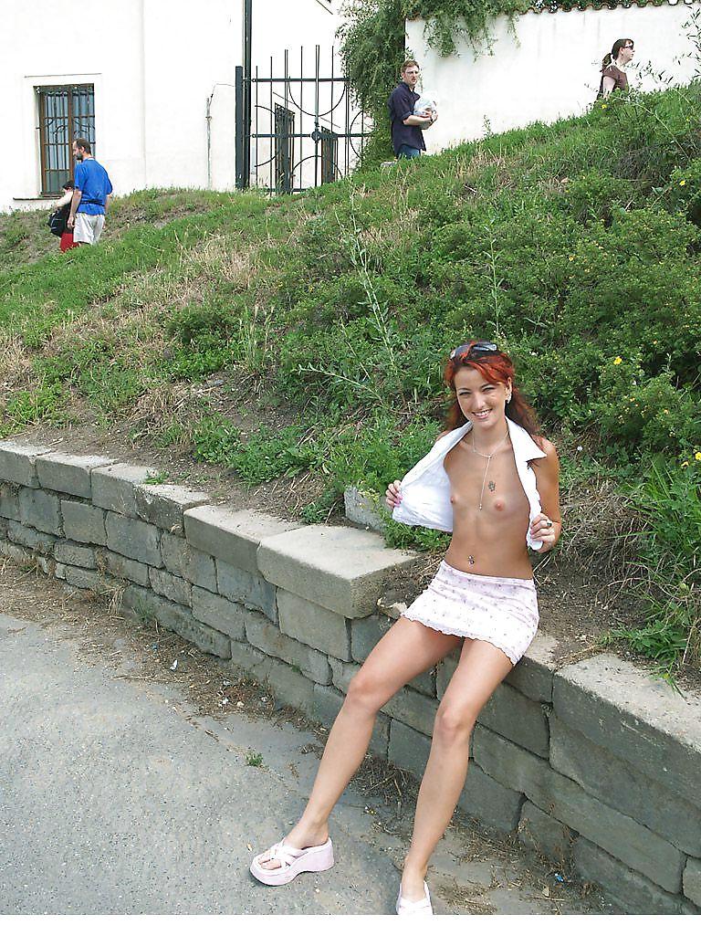 25P Otra chica exhibicionista.