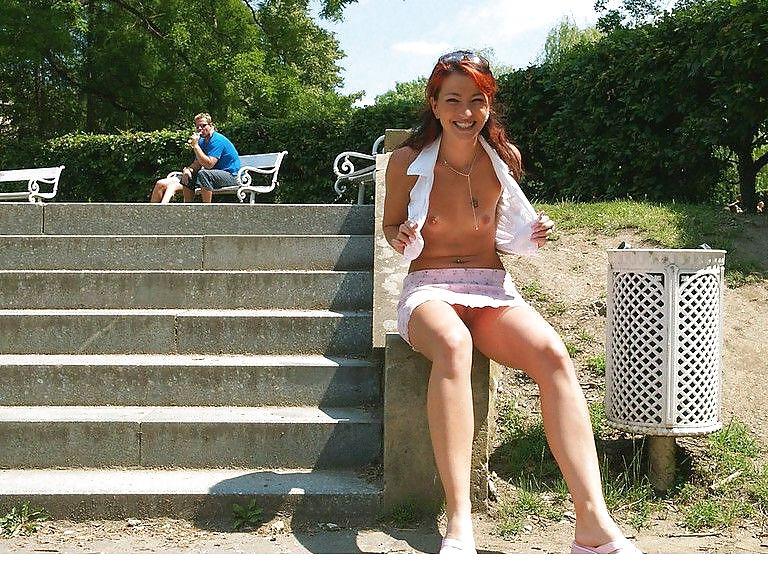 25P Otra chica exhibicionista.