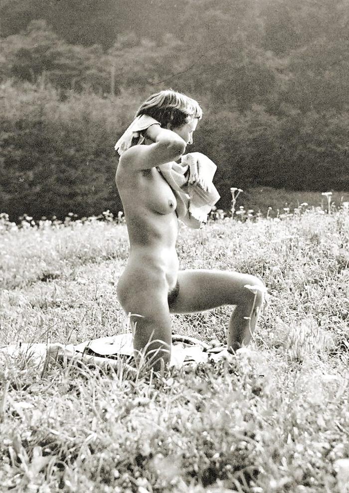 25P A Few Vintage Naturist Girls That Really Turn Me on (7)