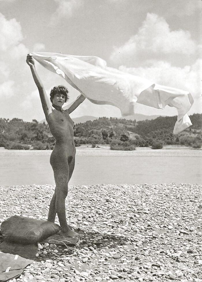 25P A Few Vintage Naturist Girls That Really Turn Me on (7)