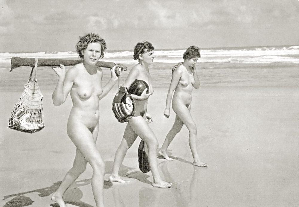 25P A Few Vintage Naturist Girls That Really Turn Me on (7)