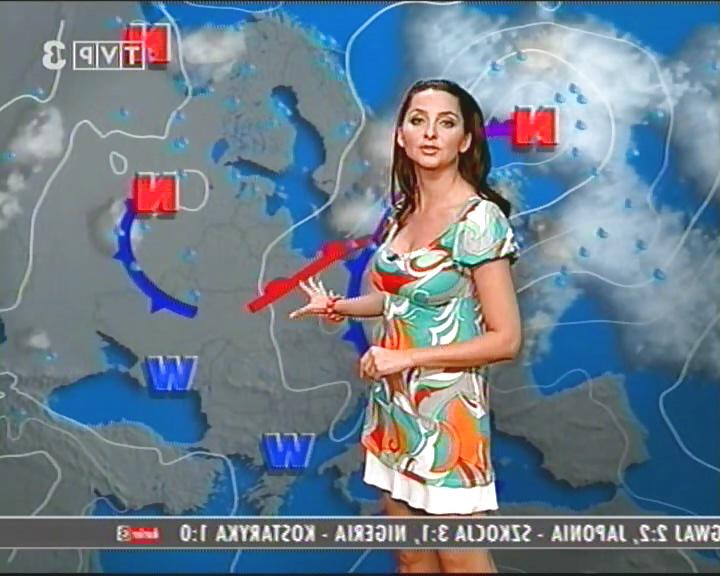 25P Beata Gubernat Polish busty weather girl