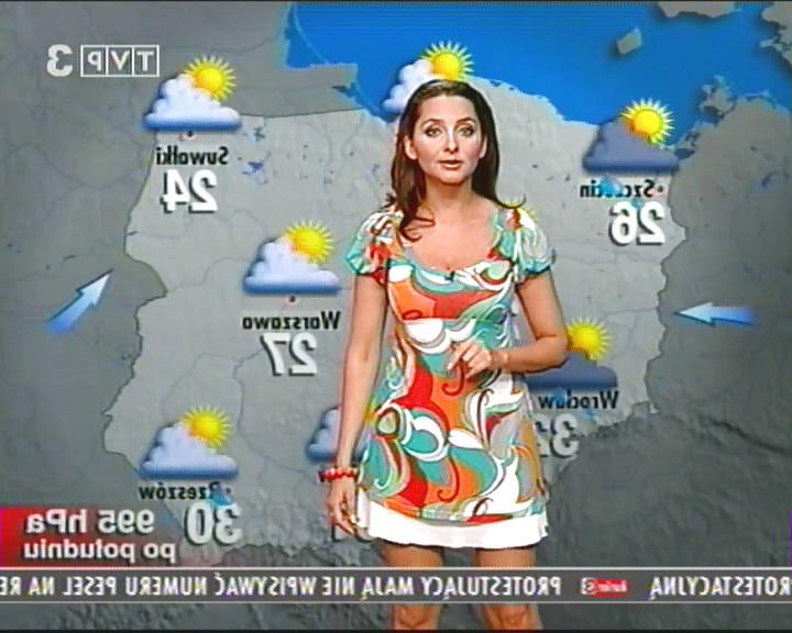 25P Beata Gubernat Polish busty weather girl