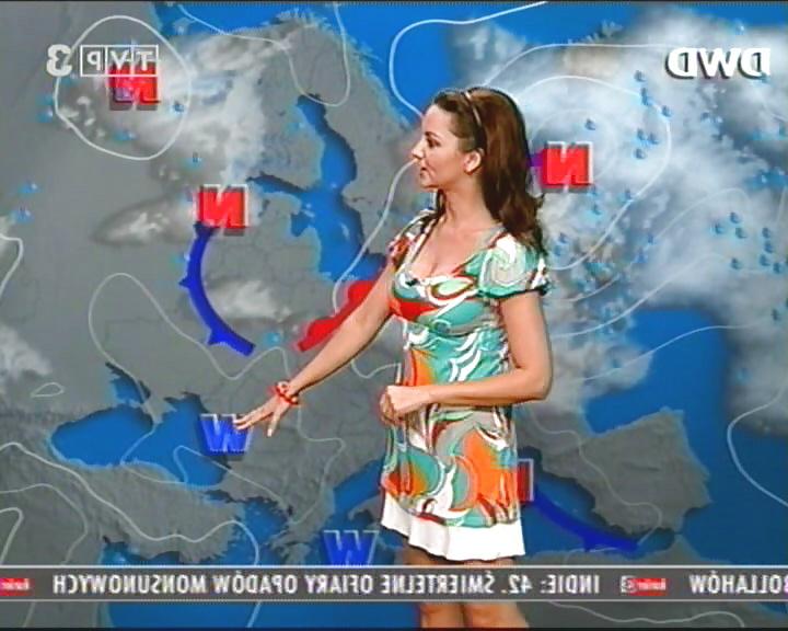 25P Beata Gubernat Polish busty weather girl