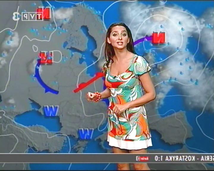 25P Beata Gubernat Polish busty weather girl