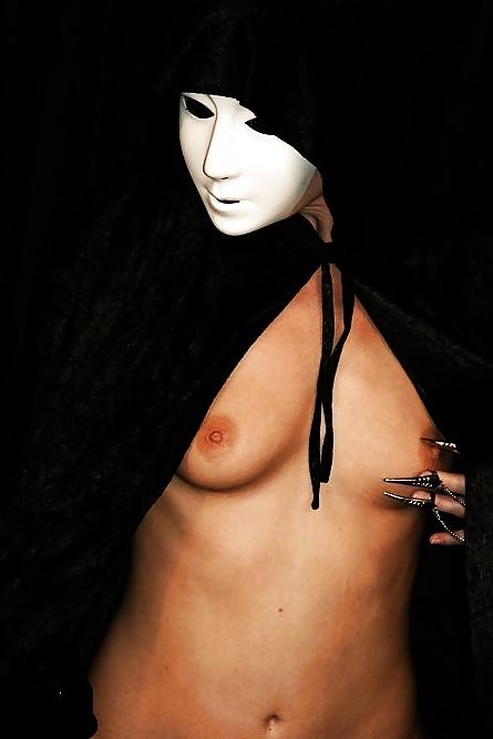 16P Masquerade ball