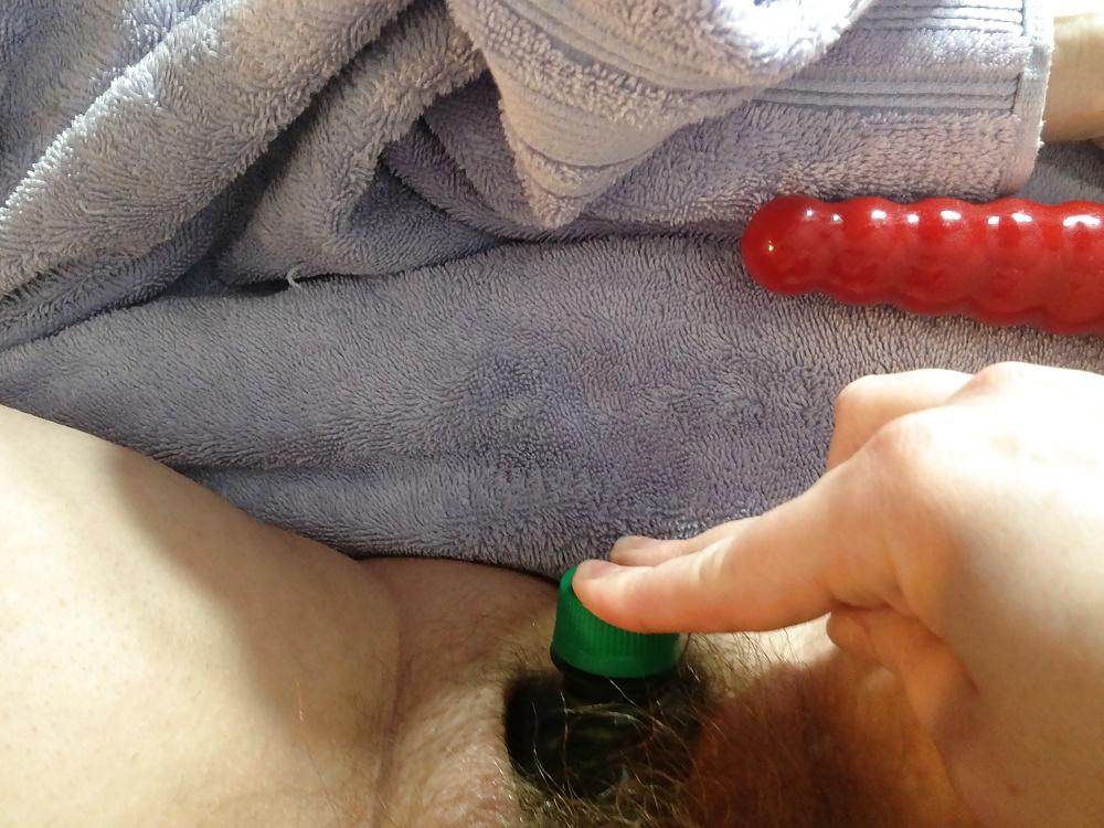 21P Furry Kitty's Saturday toy and bottle fun