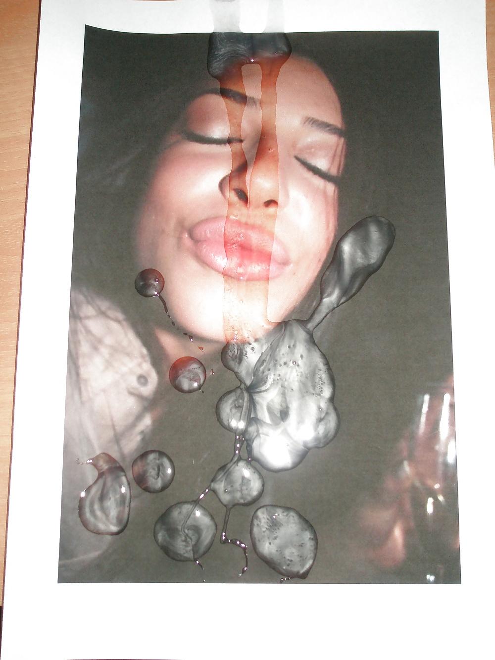 9P A beautiful face with sexy lips gets cum covered