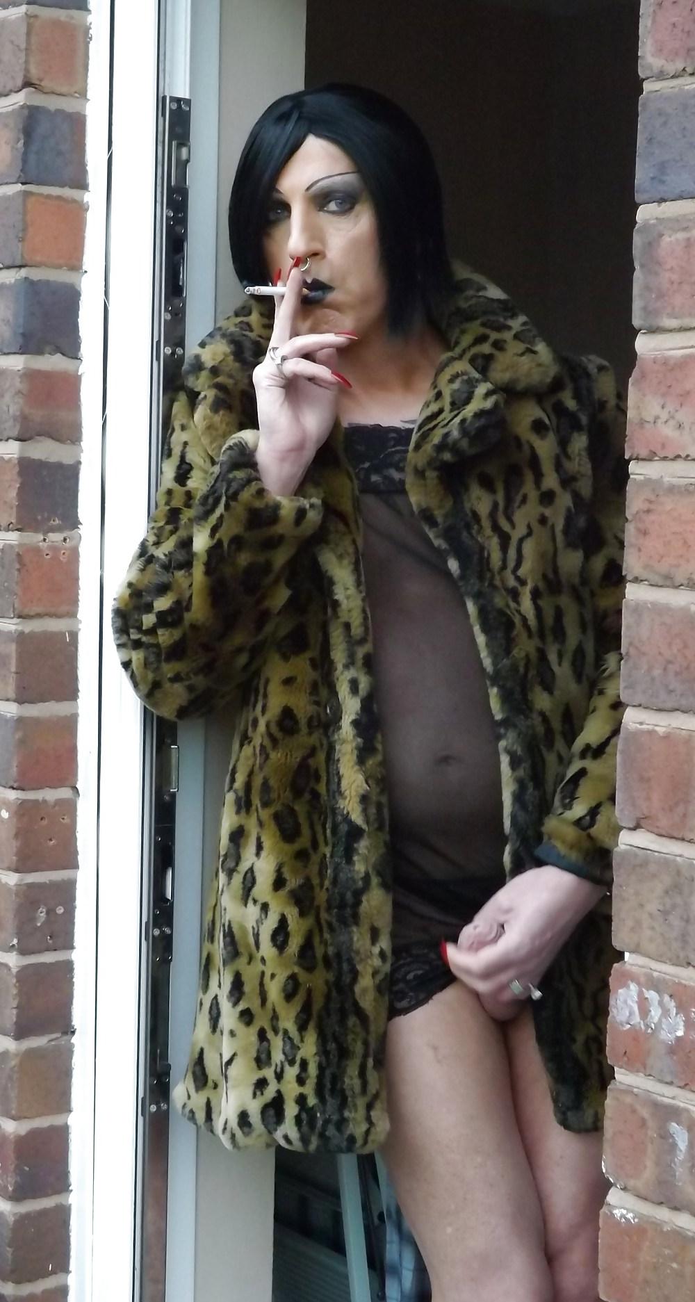 10P Selina the extreme heeled tattooed goth slut