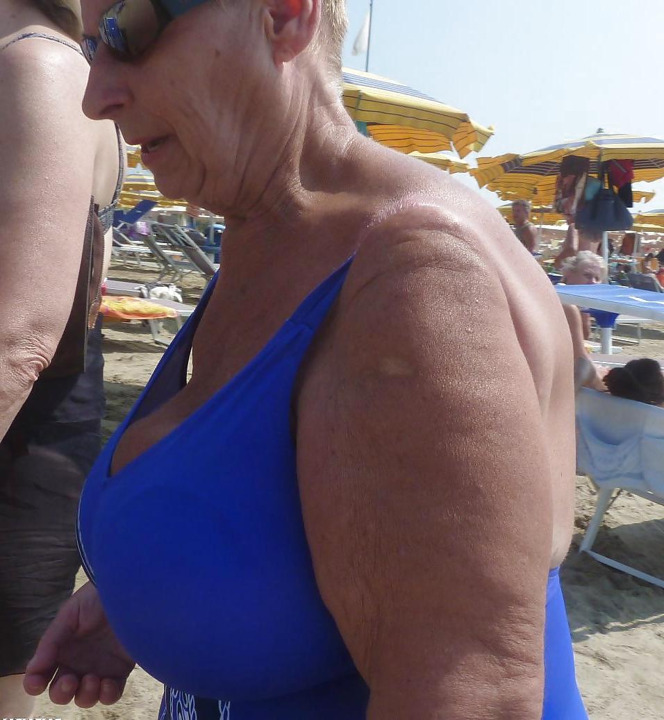 25P Beach Mature Boobs