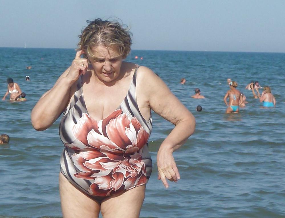 25P Beach Mature Boobs