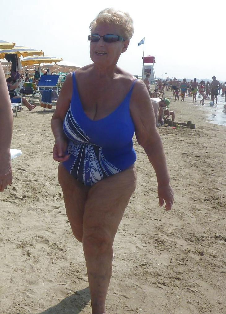 25P Beach Mature Boobs