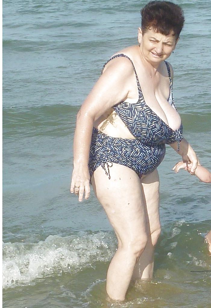 25P Beach Mature Boobs