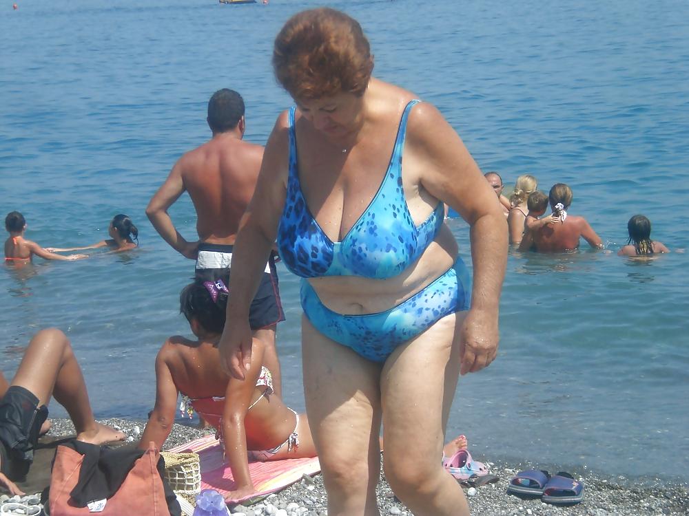 25P Beach Mature Boobs