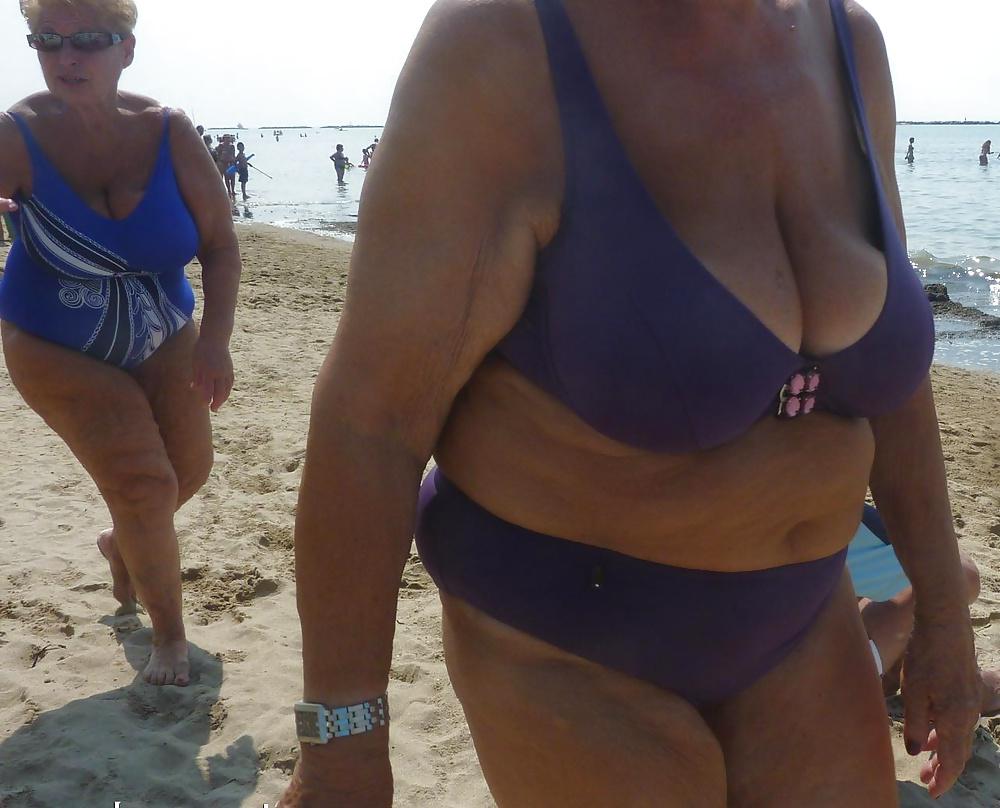 25P Beach Mature Boobs