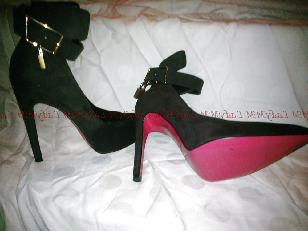 12P LadyMM Italian Milf. Her new black and red high heeled shoes