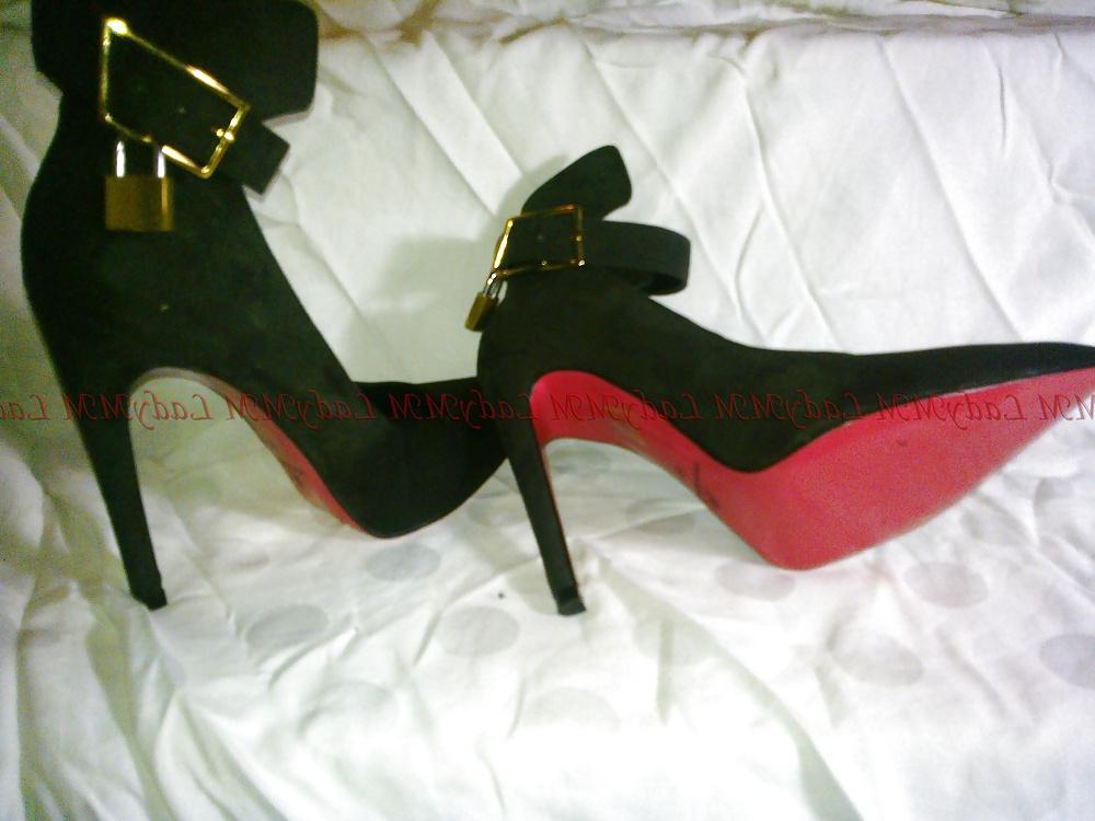 12P LadyMM Italian Milf. Her new black and red high heeled shoes