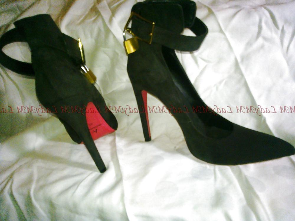 12P LadyMM Italian Milf. Her new black and red high heeled shoes