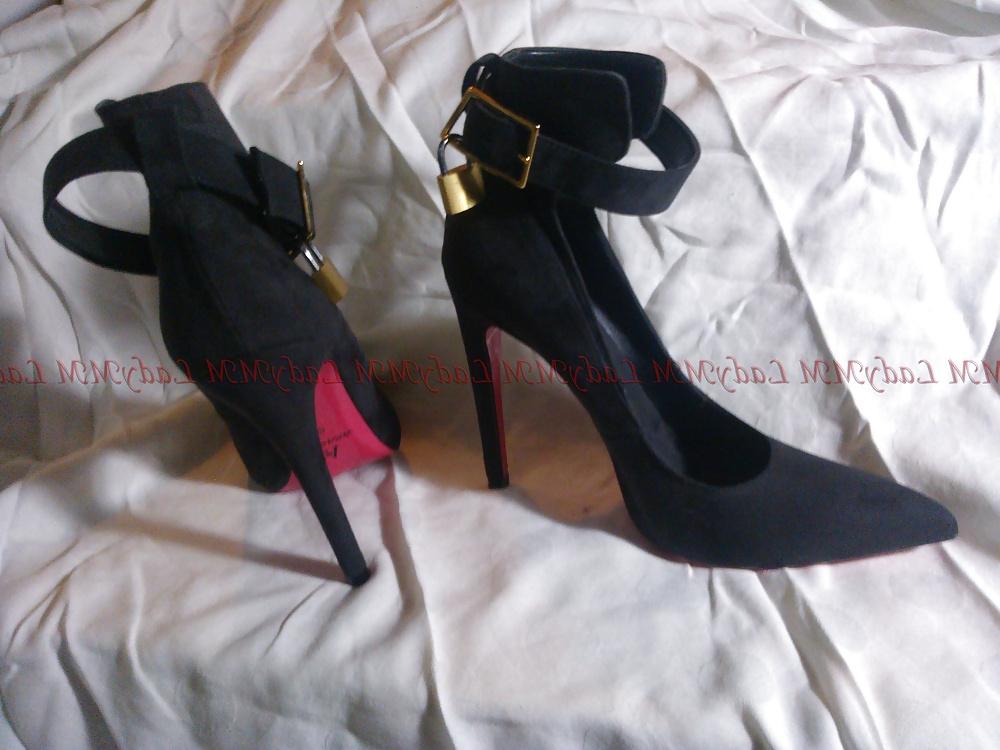 12P LadyMM Italian Milf. Her new black and red high heeled shoes