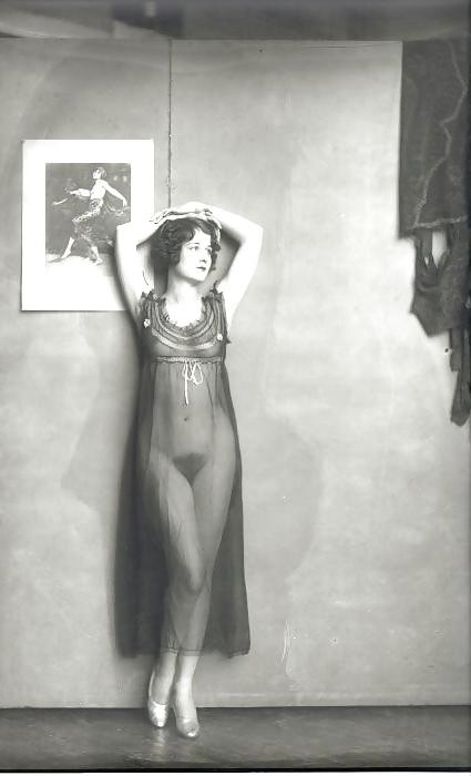 25P Vintage Nudes 5