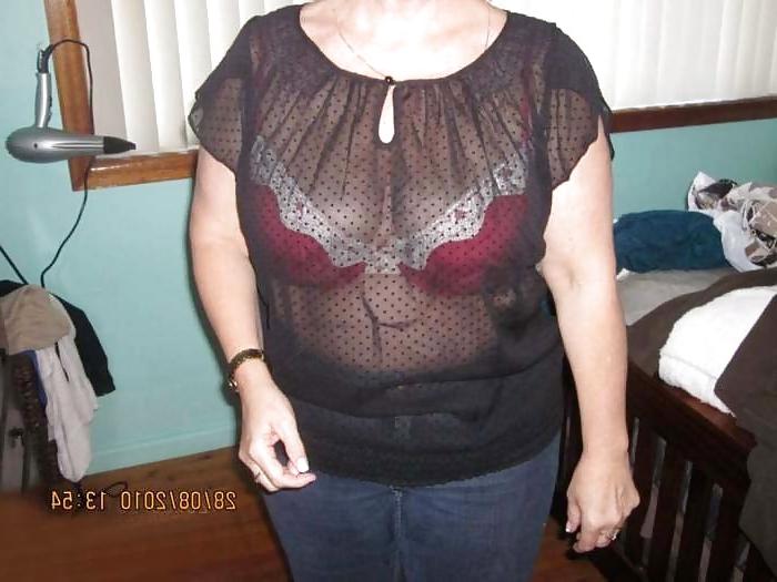 16P Mature houswife at work and posing