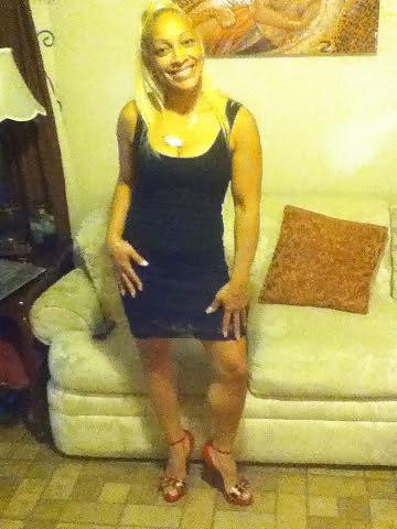 10P Latina milf with amazing legs