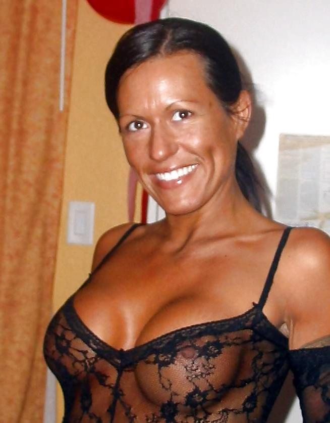 25P Hot Faces Of MATURES & MILFS... (2)