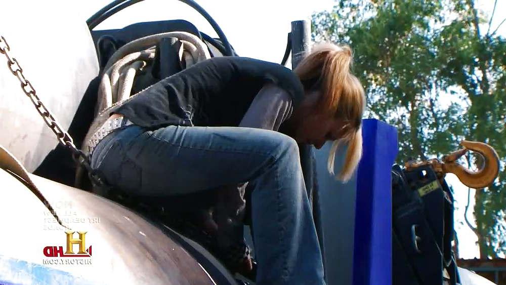 25P Lisa Kelly Ass & Pussy